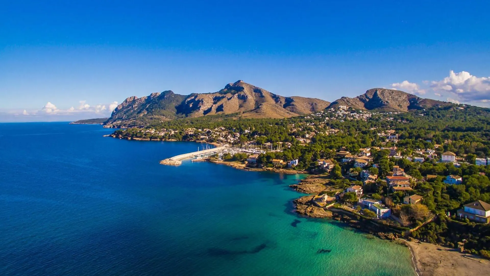 Bright Apartment 350 M From Alcudia Beach