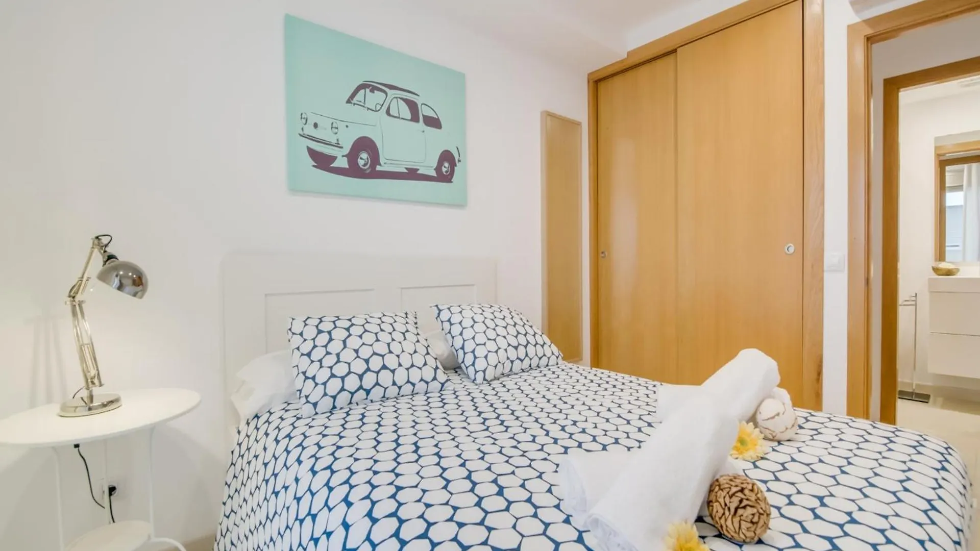 Bright Apartment 350 M From Alcudia Beach  阿尔库迪亚